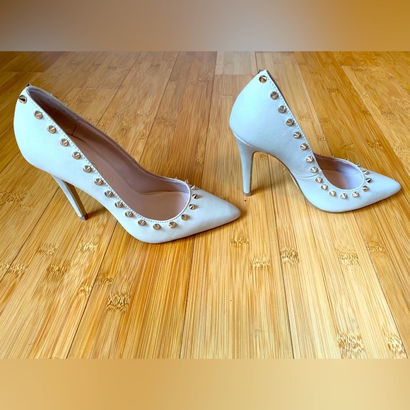 Aldo -Gold Spikes - Picture 1 of 3